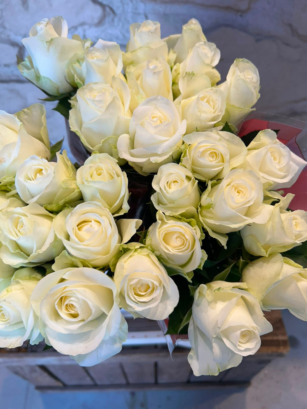 Rose 'Count Down' (Reinweiß) – Der makellose Traum in purem Weiß für edle DIY-Hochzeitsklassiker (10er-Bund / 50 cm)